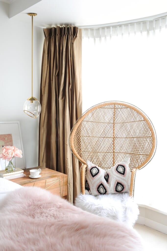 How to create comfortable guest bedroom lighting - LightsOnline Blog