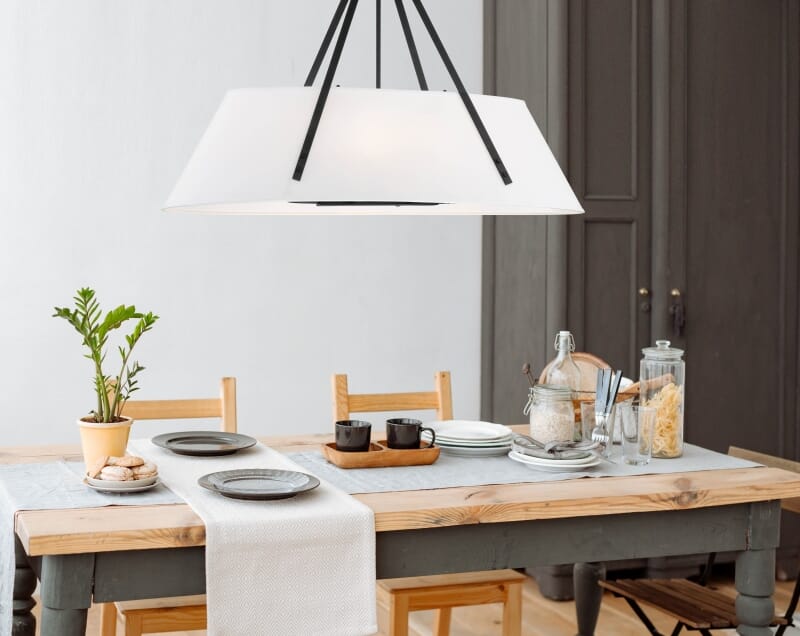 Why Choosing the Right Lightbulbs for Chandeliers Matters - LightsOnline Blog