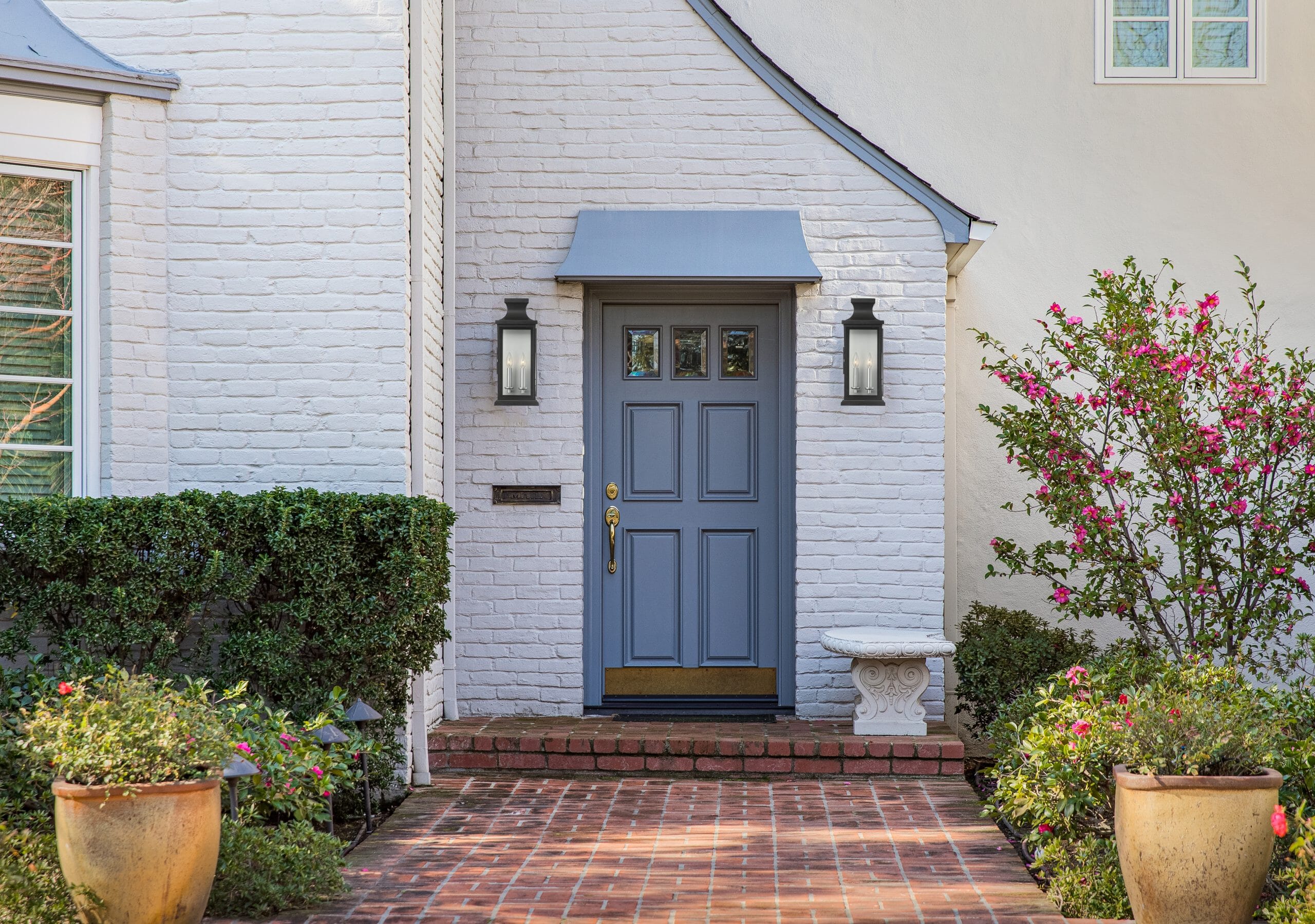 Boost Curb Appeal with These Outdoor Lighting Ideas - Lights Online Blog