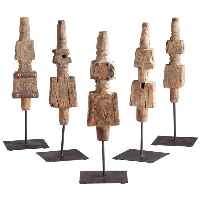 Cyan Design Rustic Todem Sculpture in Rustic Cyan Design Rustic Todem Sculpture in Rustic